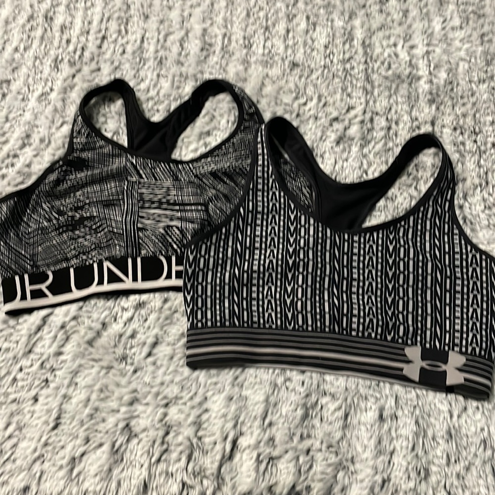2 under armor sports bras. Size L, tags have been removed. EUC